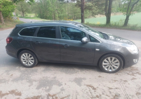 Opel Astra cena 17999 przebieg: 192000, rok produkcji 2012 z Margonin małe 67